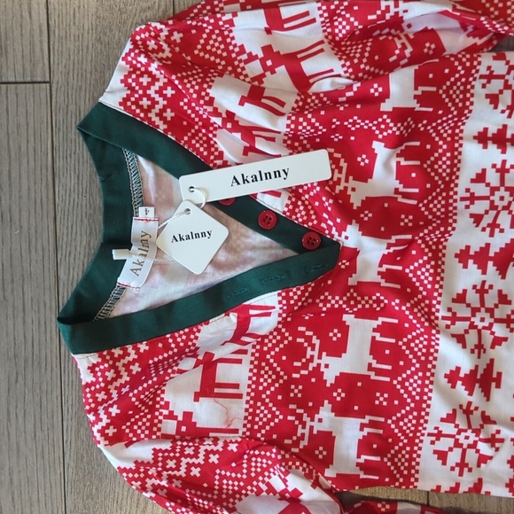 Festive Red and Green Kids Pajamas - Size 4 NWT - Picture 4 of 4